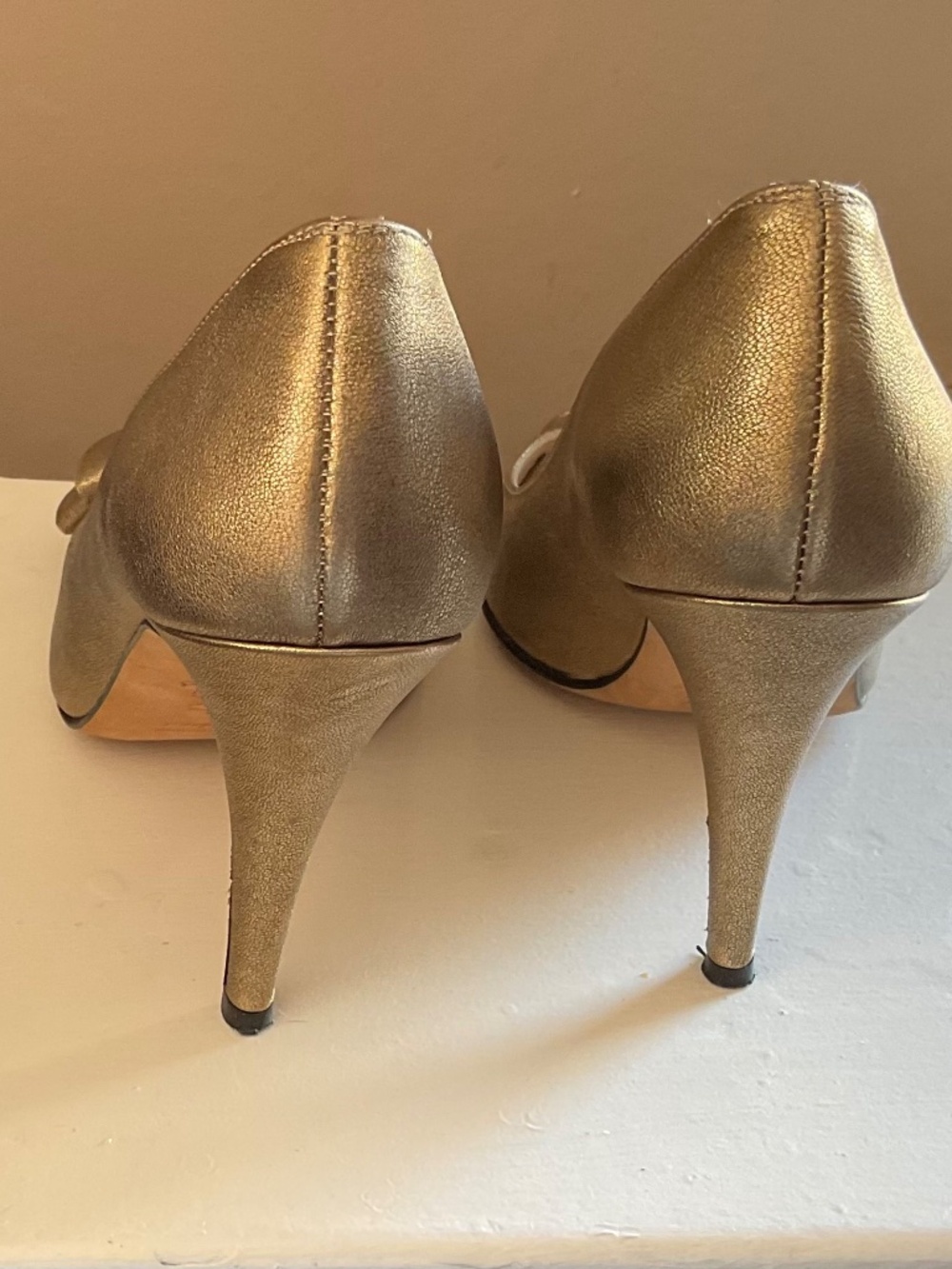 Butter gold Italian leather heels sz 7 - Picture 5 of 6